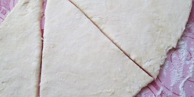 Рецепт елочки с джемом из творожно-слоеного теста