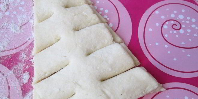 Рецепт елочки с джемом из творожно-слоеного теста