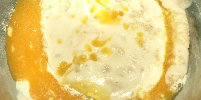 Рецепт сдобного рулета с персиково-манговым джемом