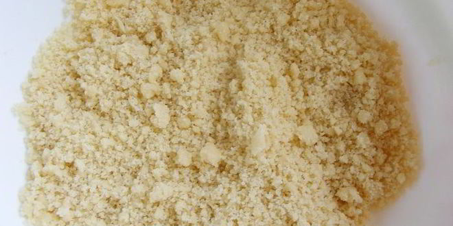 Рецепт творожных конвертиков с клубничным джемом и крошкой