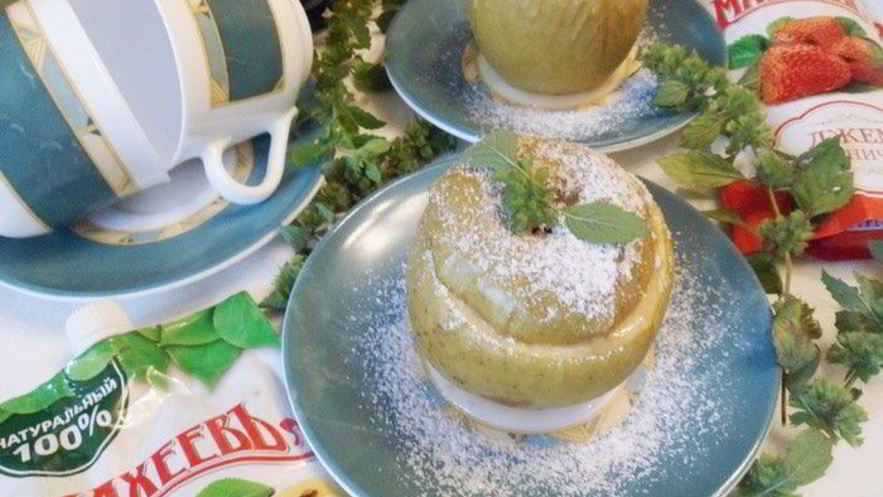 Рецепт запеченных яблок с джемом и бананом