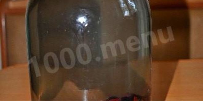 Рецепт компота из кизила и черной смородины