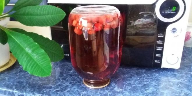 Рецепт компота из клубники на зиму