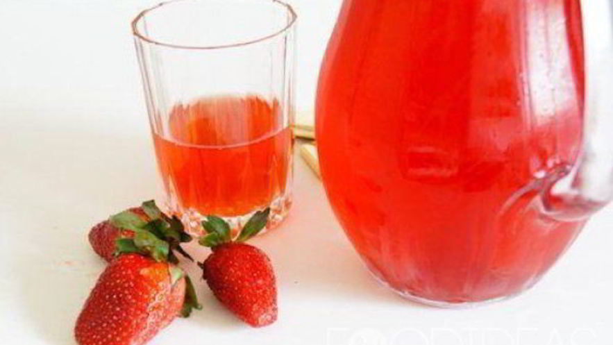 Рецепт компота из клубники