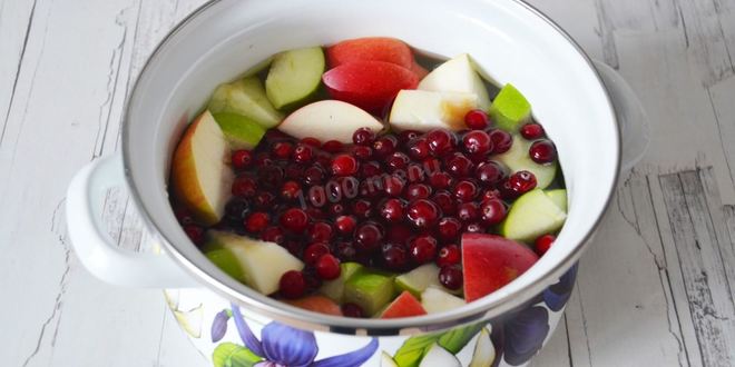 Рецепт компота из яблок и клюквы