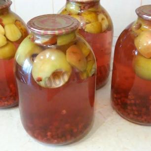 Рецепт Компота из яблок и красной смородины