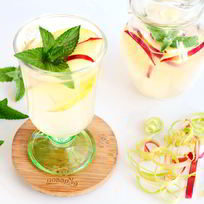 Рецепт Компота с ревенем и яблоками