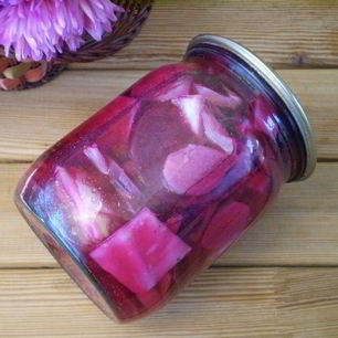 Рецепт Маринованной капусты со свеклой и чесноком