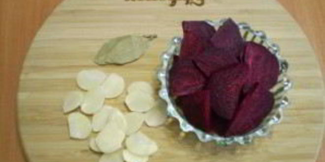 Рецепт маринованной капусты со свеклой и чесноком