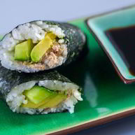 Рецепт Консервированного тунца с рисом и авокадо