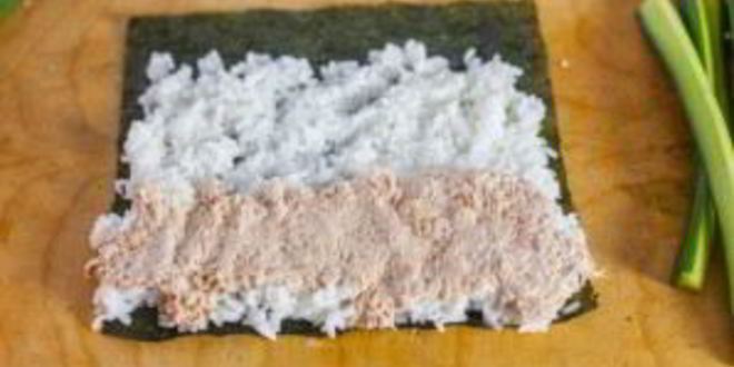 Рецепт консервированного тунца с рисом и авокадо