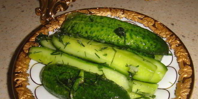 Рецепт малосольных огурчиков за 15 минут