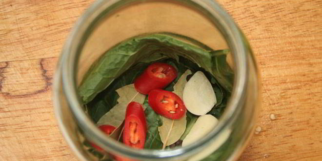 Рецепт малосольных огурцов горячего засола