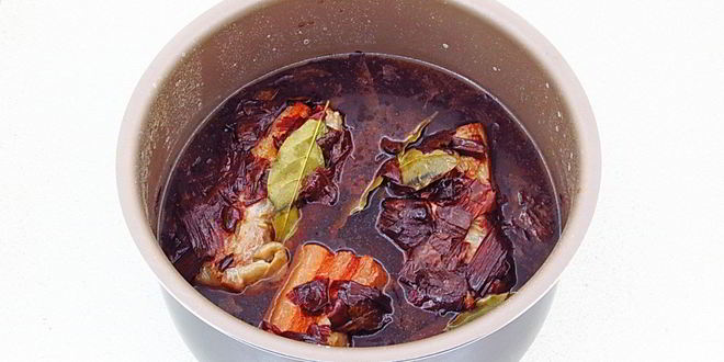 Рецепт сала в луковой шелухе в мультиварке