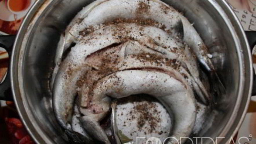 Рецепт соленой скумбрии в рассоле