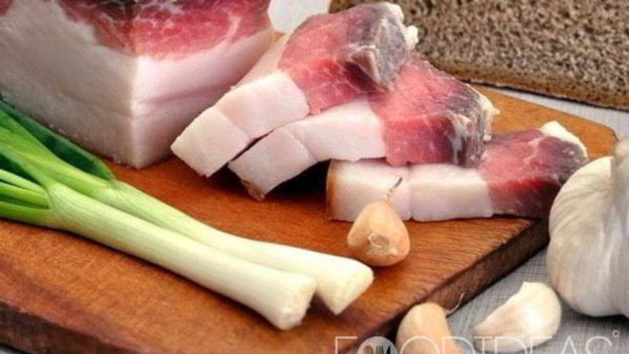 Рецепт соленого сала с чесноком и перцем сухим способом