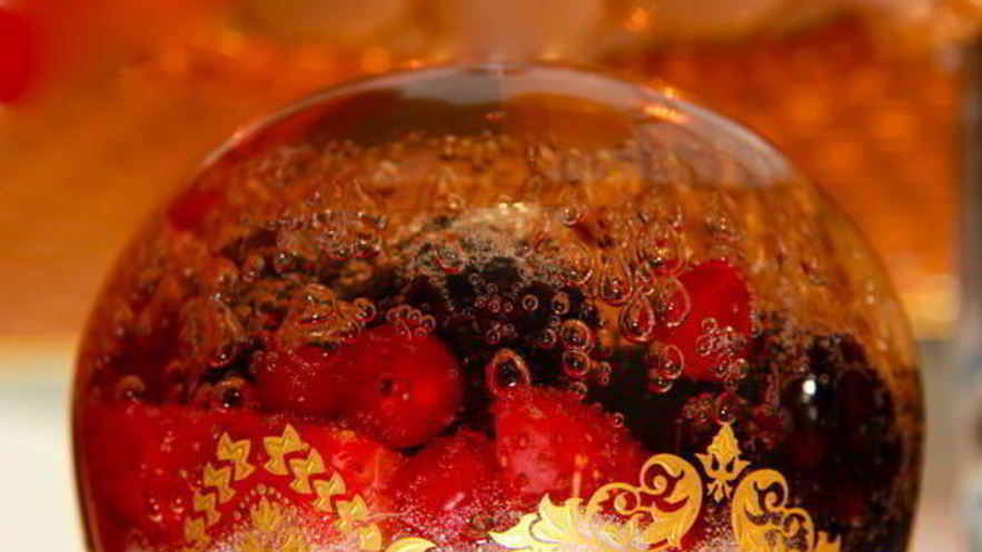 Рецепт ягод в желе из шампанского