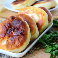 Рецепт Беляшей с помидорами и сыром