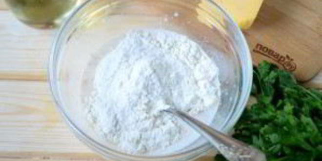 Рецепт беляшей с помидорами и сыром