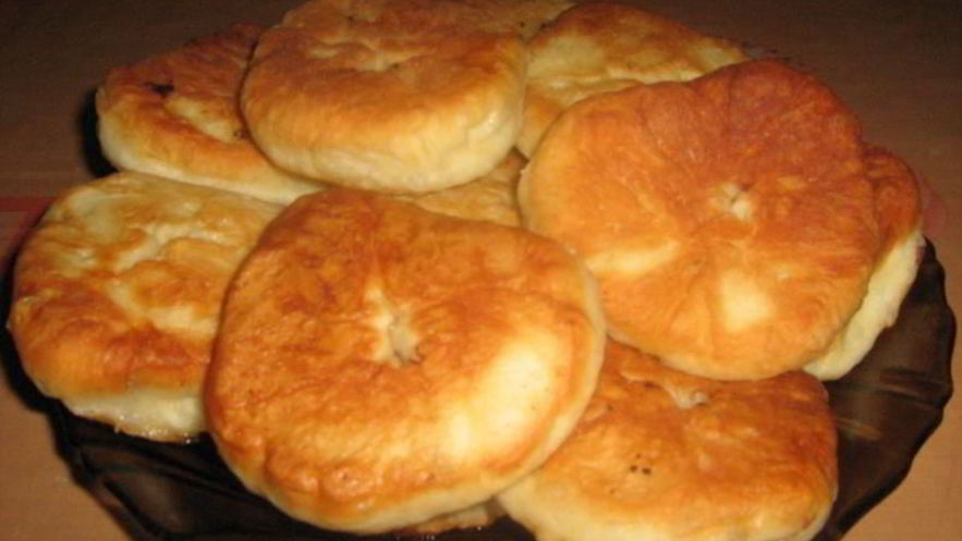 Рецепт пышных беляшей с мясом на сковороде