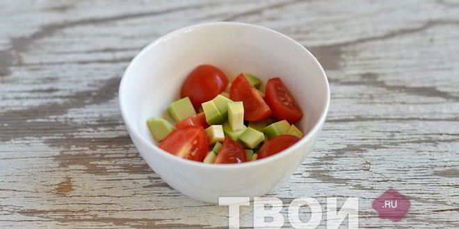 Рецепт брускетты с авокадо и помидорами черри