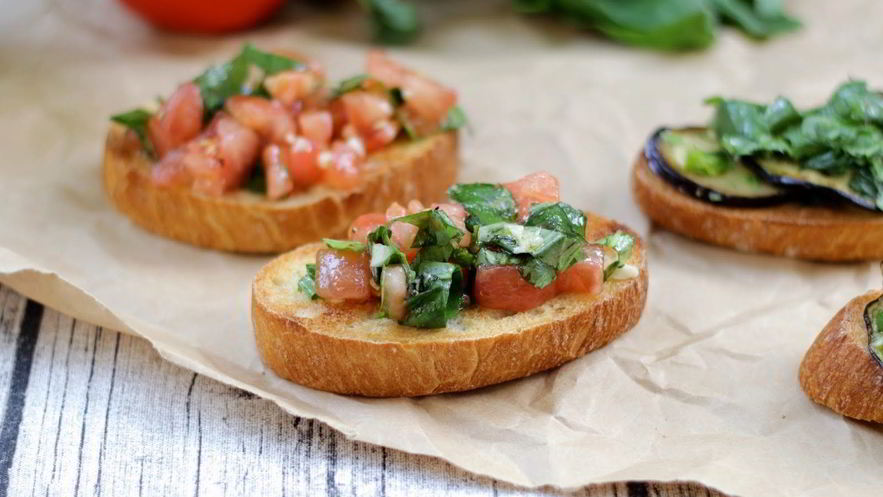 Рецепт брускетты с баклажанами и помидорами