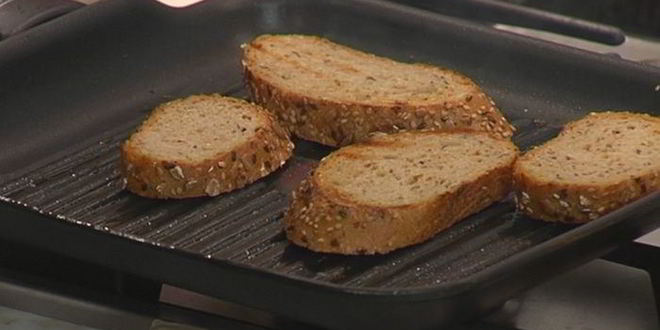 Рецепт брускетты с чечевицей, фетой и цукини