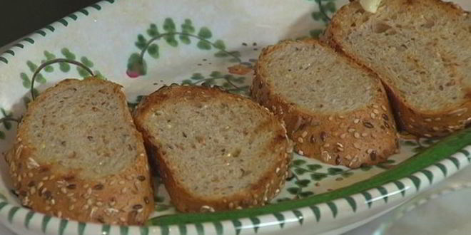 Рецепт брускетты с чечевицей, фетой и цукини