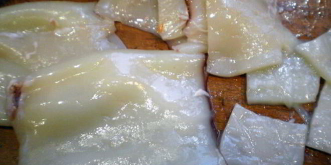 Рецепт брускетты с кальмарами и чили