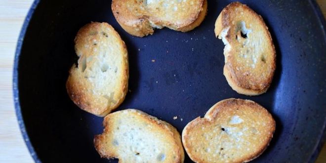 Рецепт брускетты с маринованным перцем и фетой