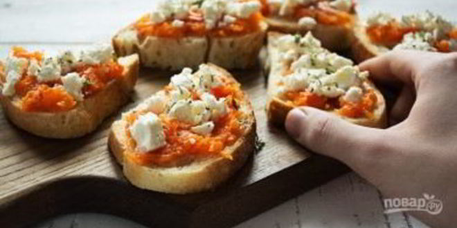 Рецепт брускетты с печеной тыквой и фетой