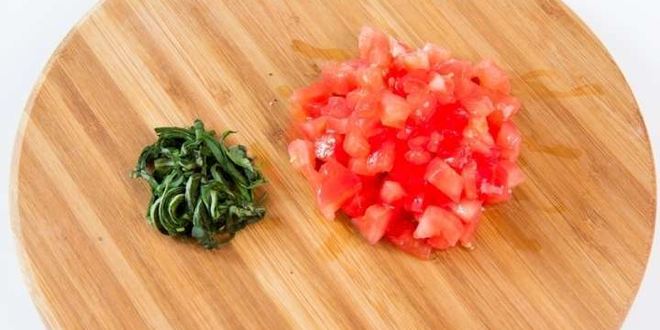 Рецепт брускетты с помидорами и базиликом