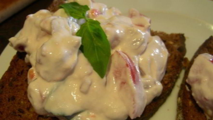 Рецепт брускетты с рикоттой, помидорами и базиликом