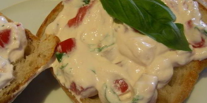 Рецепт брускетты с рикоттой, помидорами и базиликом