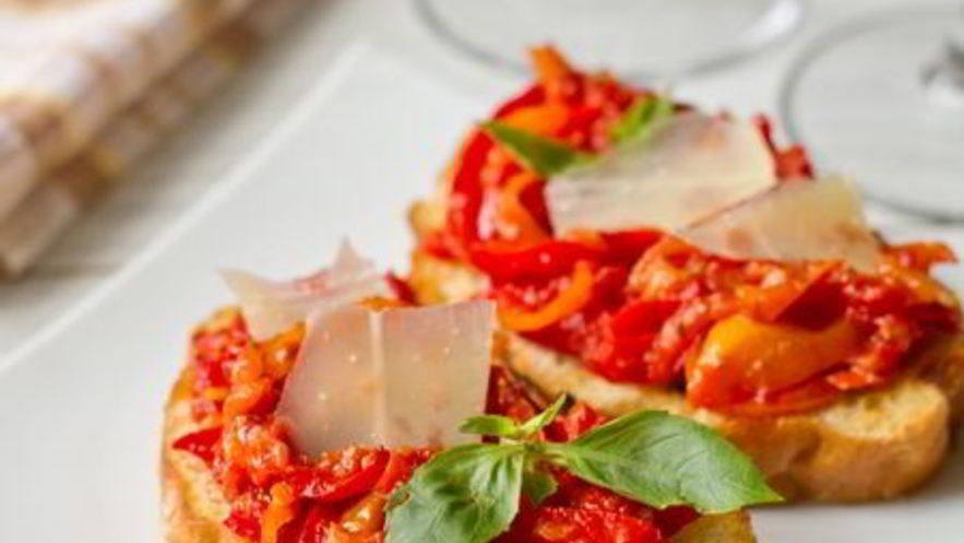 Рецепт брускетты с жареным сладким перцем