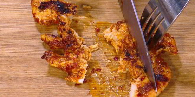 Рецепт бутербродов с курицей, моцареллой и красным песто