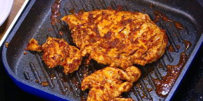 Рецепт бутербродов с курицей, моцареллой и красным песто