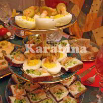 Бутерброды с яйцом и креветками