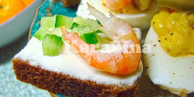 Рецепт бутербродов с яйцом и креветками