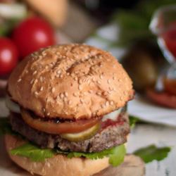 Рецепт Бургера с гречневой котлетой, кинзой и жареным луком