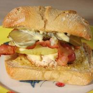 Рецепт Бургеров с курицей, беконом и голубым сыром