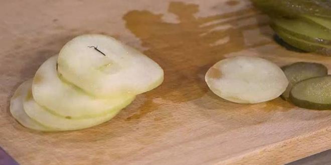 Рецепт бургеров с курицей, беконом и голубым сыром