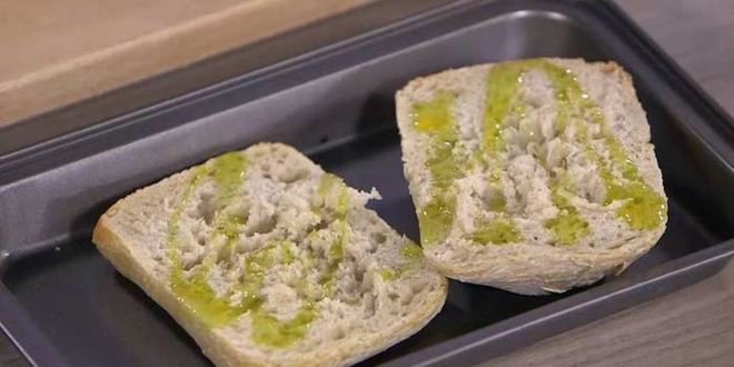 Рецепт бургеров с курицей, беконом и голубым сыром