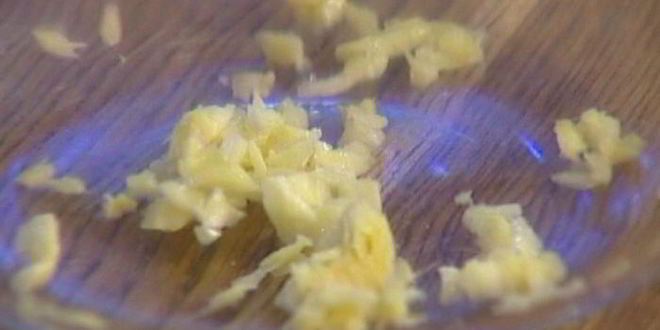 Рецепт бургеров с тунцом, луком и помидорами