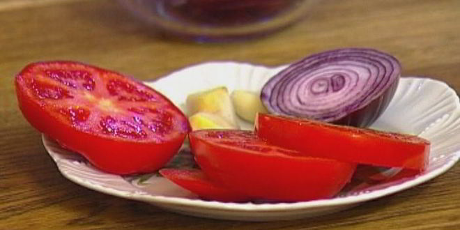 Рецепт бургеров с тунцом, луком и помидорами