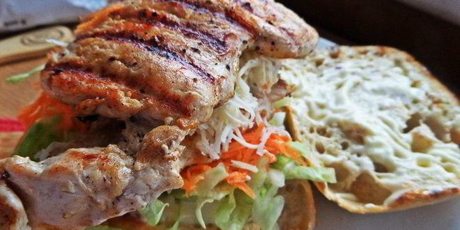 Рецепт двойного чикена-бургера на ржаной чиабатте