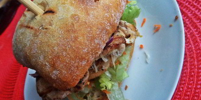 Рецепт двойного чикена-бургера на ржаной чиабатте