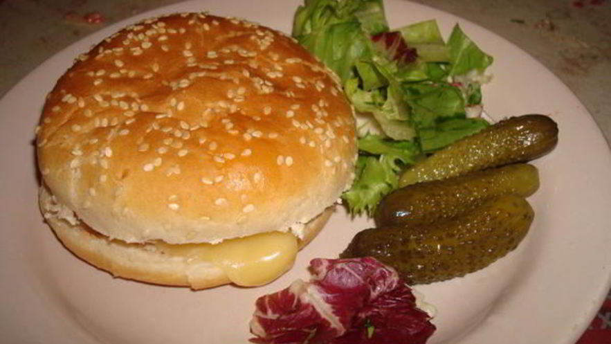 Рецепт гамбургера с грибами и белым вином