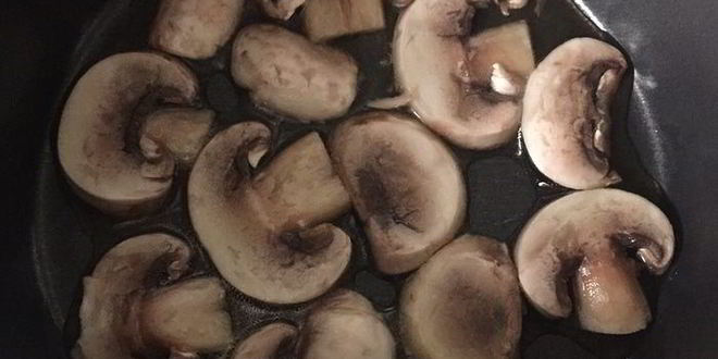 Рецепт постного бургера с котлетой из нута и свекольным соусом