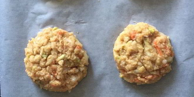 Рецепт постного бургера с котлетой из нута и свекольным соусом